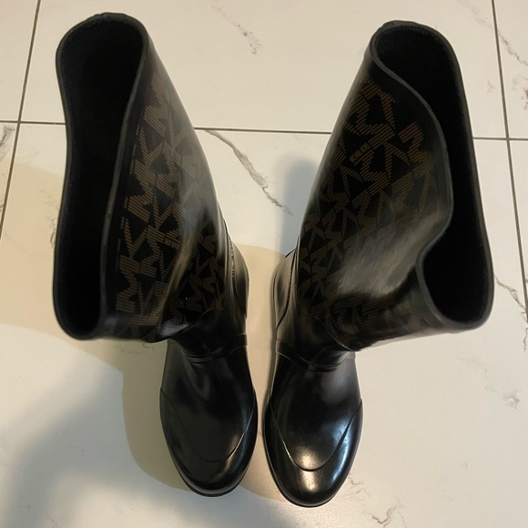 Michael Kors Tall Rain Boots - Picture 5 of 16
